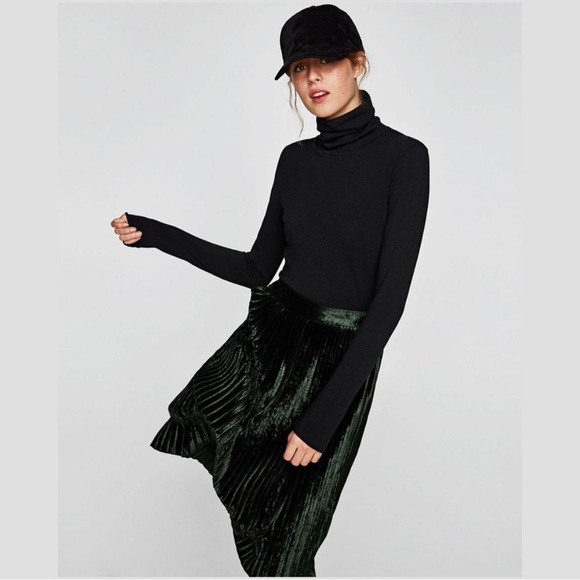 Zara pleated midi skirt in dark green velvet size M - Picture 2 of 10